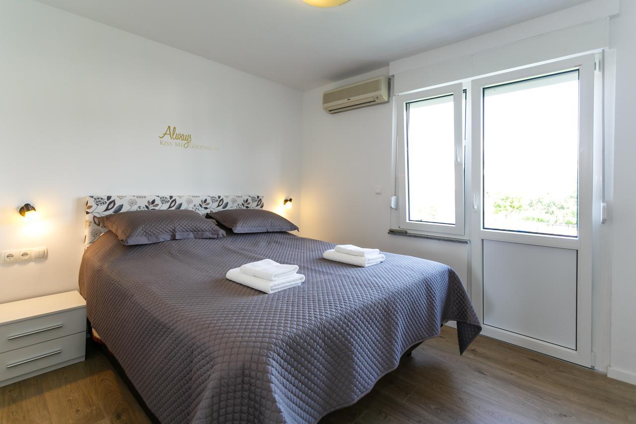 M&M Appartement Krk Town Buitenkant foto